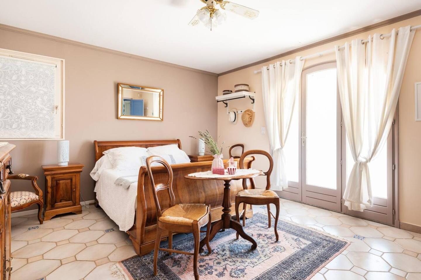 Chambre Et Table D'Hotes Villa Pomponette Nans-les-Pins Buitenkant foto